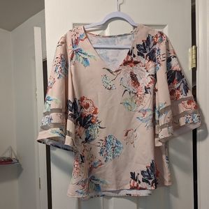Floral flowy top